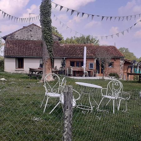 Chez Gondat Chambre D'Hotes Saint-Martial-sur-Isop Exteriör bild