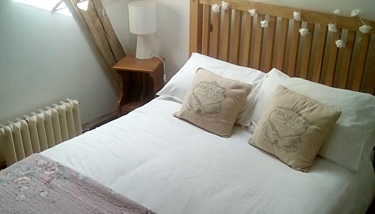 Chez Gondat Chambre D'Hotes Saint-Martial-sur-Isop Exteriör bild